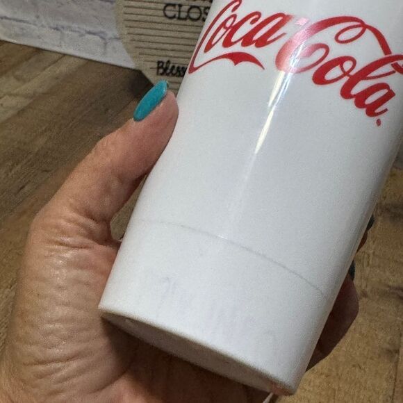 10 Vintage Coca-Cola Classic USA Whirly Plastic Cups With Lids - Picture 2 of 8